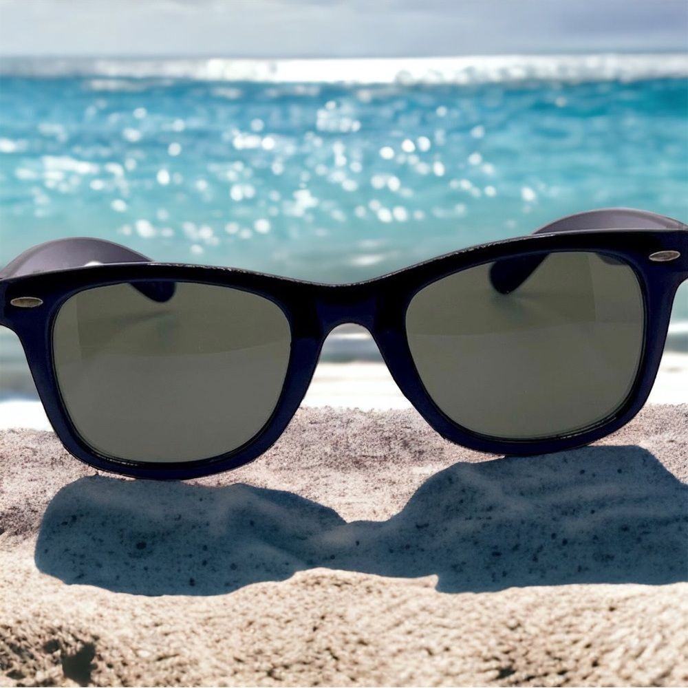 Black Wayfarer Silhouette Sunglasses with Green Lenses Unisex